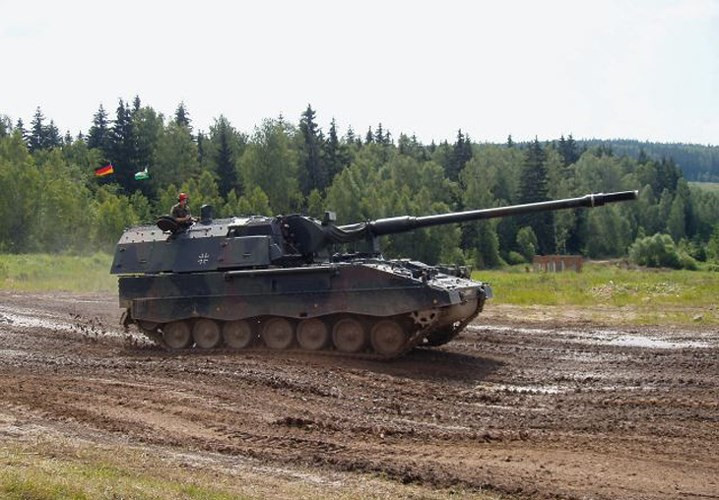 Soi sức mạnh đáng gờm của hoàng đế pháo binh châu Âu