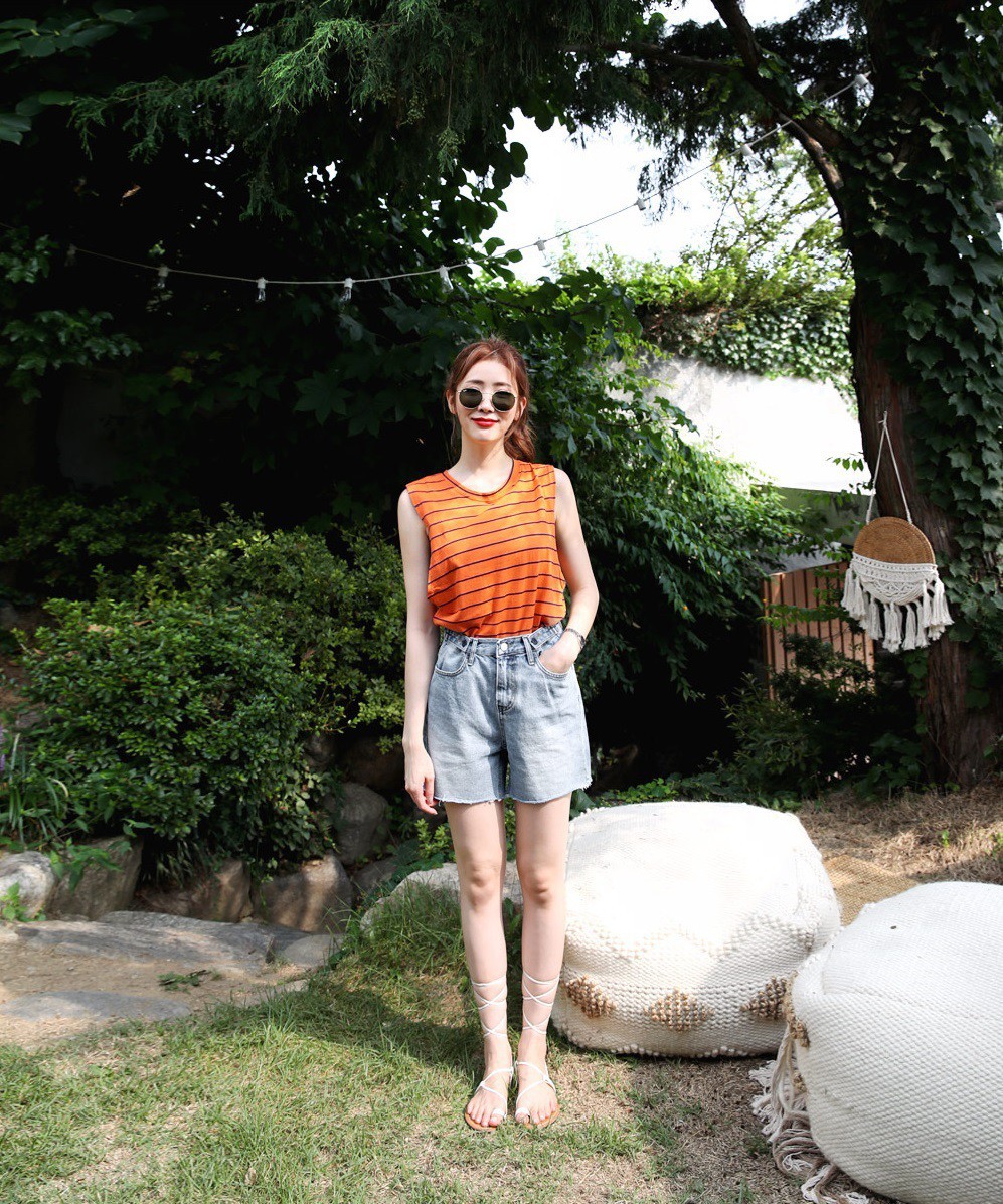 Tưởng sẽ làm lộ bắp tay to nhưng thực ra, mẫu áo này lại giúp cánh tay trông thon gọn hơn bội phần Tưởng sẽ làm lộ bắp tay to nhưng thực ra, mẫu áo này lại giúp cánh tay trông thon gọn hơn bội phần