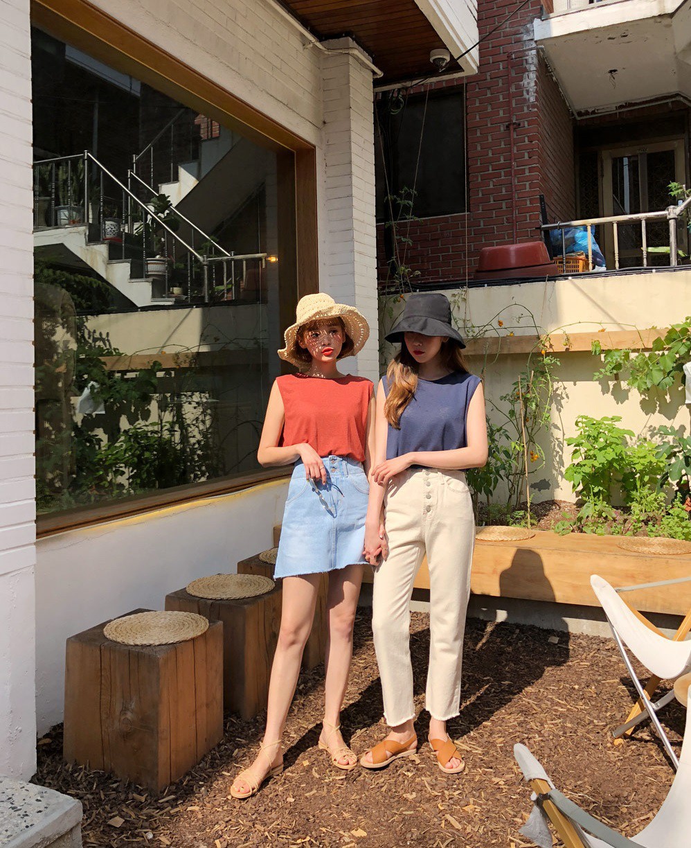 Tưởng sẽ làm lộ bắp tay to nhưng thực ra, mẫu áo này lại giúp cánh tay trông thon gọn hơn bội phần Tưởng sẽ làm lộ bắp tay to nhưng thực ra, mẫu áo này lại giúp cánh tay trông thon gọn hơn bội phần