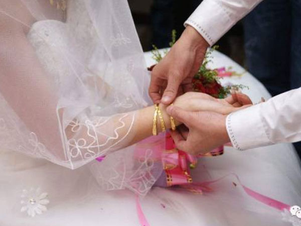 Nhà chồng cho 500 triệu mua nhà, nàng dâu vẫn chê của hồi môn ít, hội chị em phán: Tha cho nhà người ta đi! Nhà chồng cho 500 triệu mua nhà, nàng dâu vẫn chê của hồi môn ít, hội chị em phán: Tha cho nhà người ta đi!