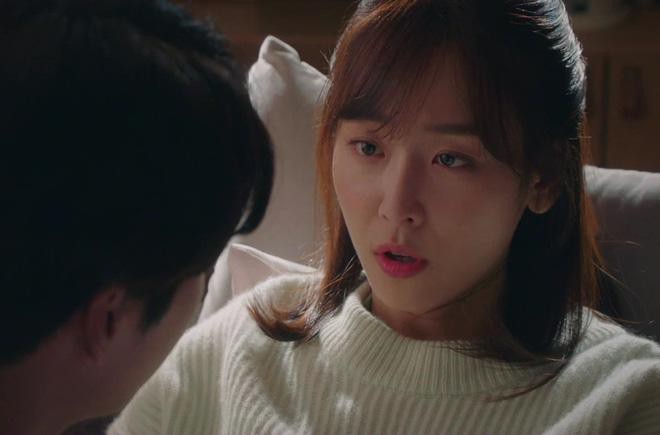 Chồng đều đặn mang cơm trưa cho vợ mỗi ngày khiến bao người ngưỡng mộ, nào ai biết sự thật kinh khủng phía sau