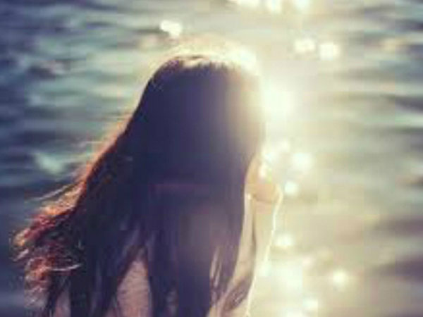 Chồng và mẹ chồng không hợp quan điểm sống nên tôi khó xử