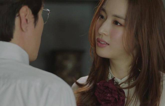 Bị phát hiện hú hí cùng nhân tình, chồng đòi ly hôn còn cầu xin điều đáng khinh bỉ Bị phát hiện hú hí cùng nhân tình, chồng đòi ly hôn còn cầu xin điều đáng khinh bỉ