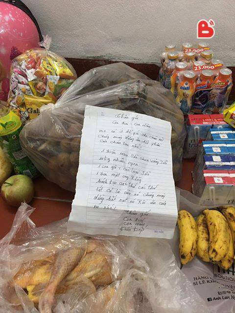 Mẹ chồng gửi đồ ăn kèm theo mảnh giấy nhắc khiến con dâu không thốt nên lời