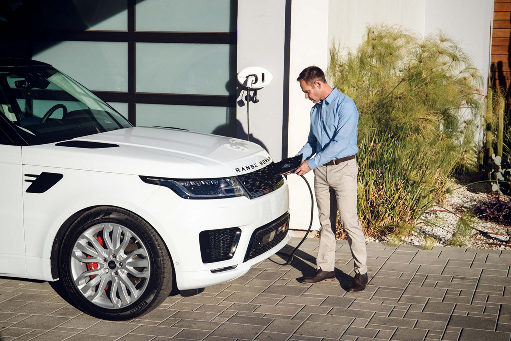Range Rover Sport 2019 có thêm bản động cơ lai