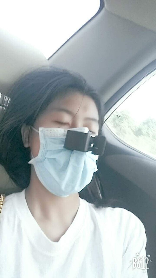 Anh chồng lên mạng dìm hàng cô vợ sinh ra không dành cho ô tô, mỗi lần đi đâu là phải mua cả túi bánh mì làm khẩu trang Anh chồng lên mạng dìm hàng cô vợ sinh ra không dành cho ô tô, mỗi lần đi đâu là phải mua cả túi bánh mì làm khẩu trang