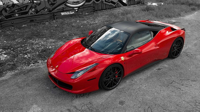 Bán một chiếc siêu xe, Ferrari thu lời 80.000 USD