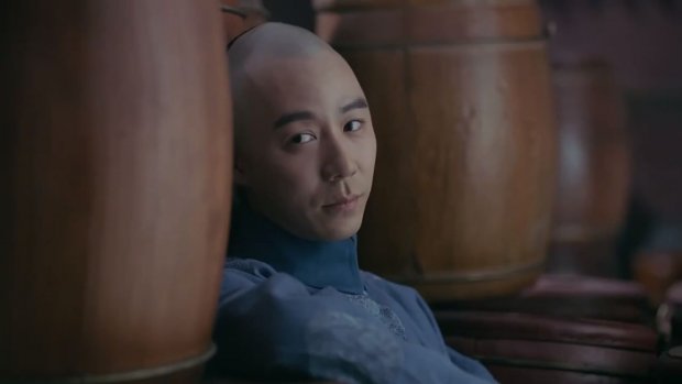 Phim Diên Hi công lược tập 29-30: Ngụy Anh Lạc giết tên thái giám đồng tính biến thái để cứu đồng nghiệp