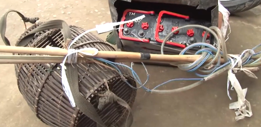 Đi kích cá, người đàn ông bị điện giật tử vong giữa cánh đồng trống