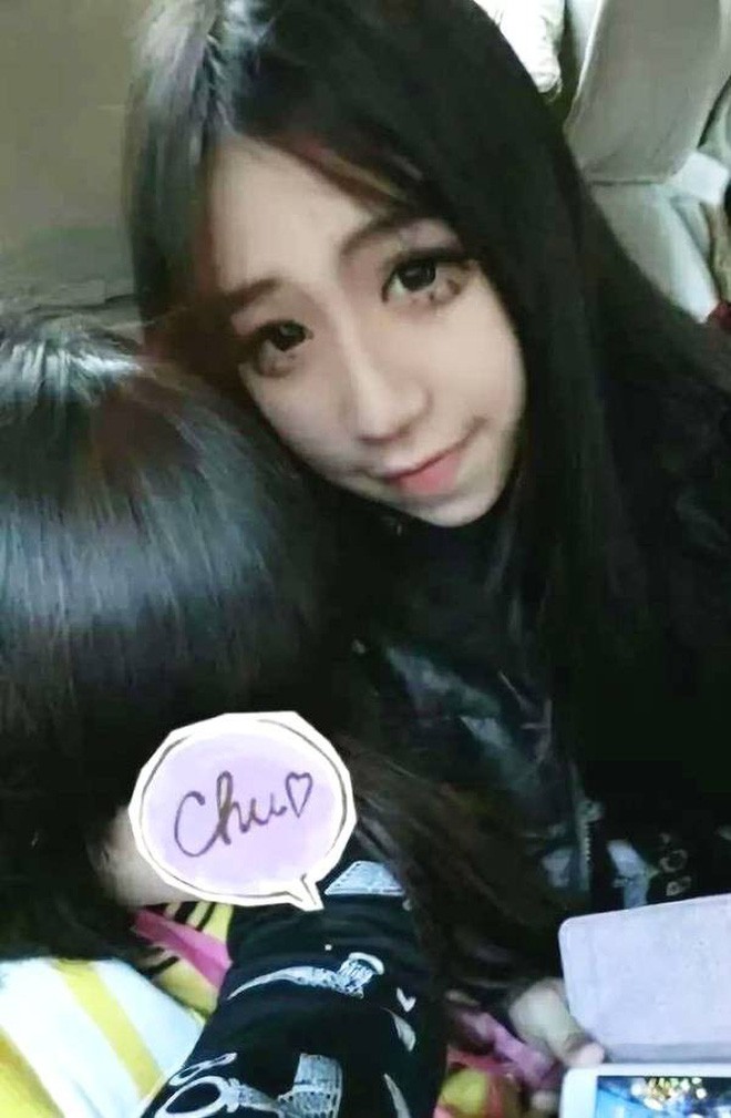 Hot girl Tik Tok Trung Quốc nửa triệu followers bị bóc mẽ mặt giả, gia thế giả Hot girl Tik Tok Trung Quốc nửa triệu followers bị bóc mẽ mặt giả, gia thế giả