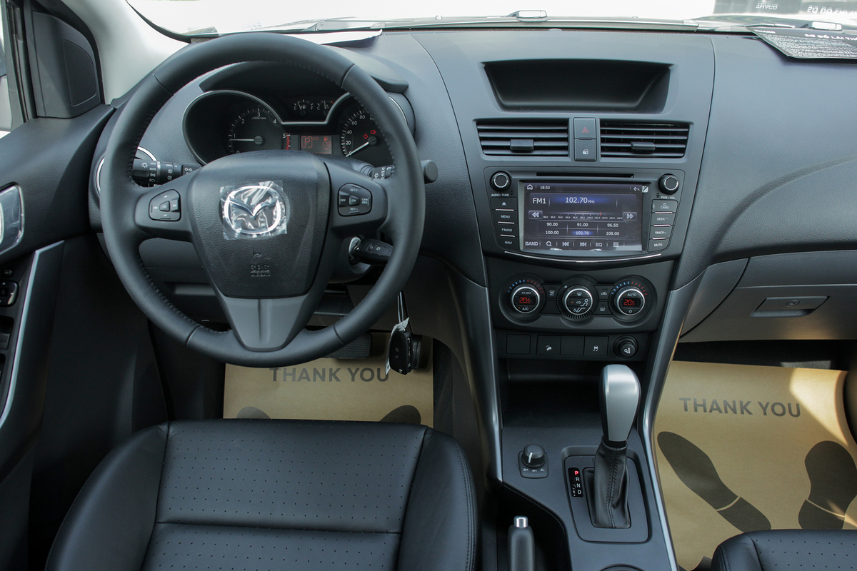 Mazda BT-50 mới thêm trang bị, giá từ 655 triệu đồng