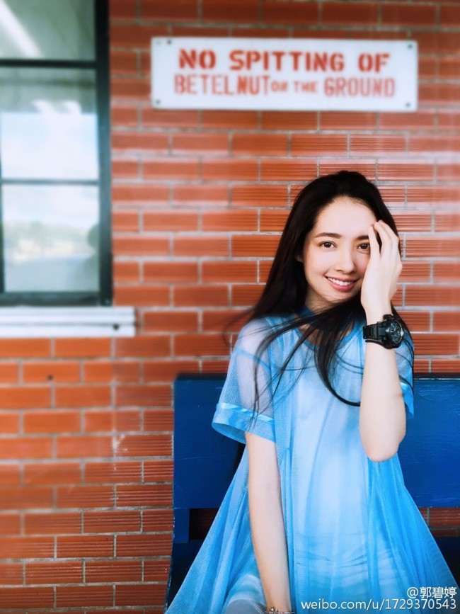 So sánh 5 cô bạn gái của Phùng Thiệu Phong: Người bị chê EQ thấp, kẻ lộ ảnh nóng thuở chập chững vào nghề