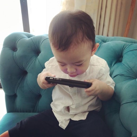 Sau hơn 1 năm úp mở, cuối cùng ca sĩ Nam Cường cũng chịu khoe ảnh cận mặt con trai Sau hơn 1 năm úp mở, cuối cùng ca sĩ Nam Cường cũng chịu khoe ảnh cận mặt con trai