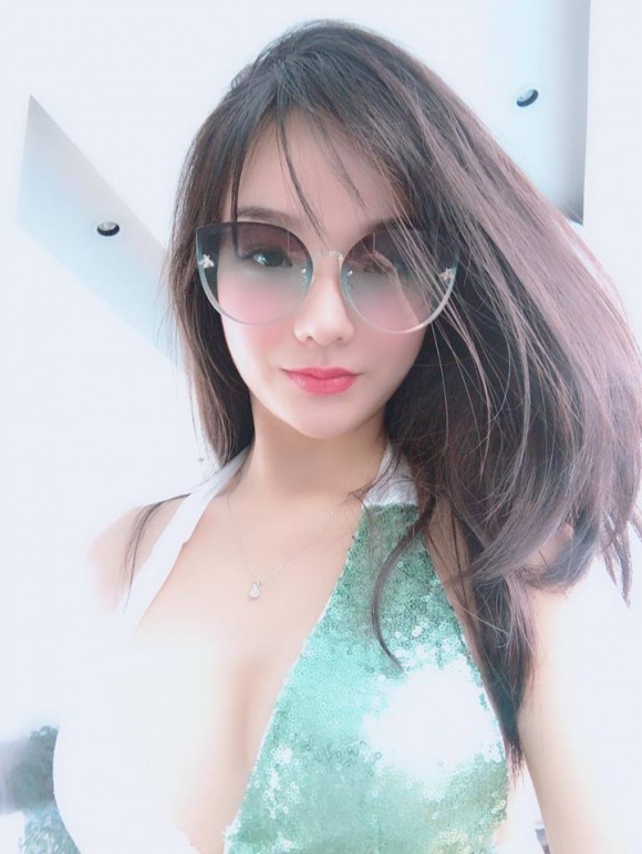 Ngắm thân hình bốc lửa của người đẹp được Phan Hải tán tỉnh trong Người phán xử tiền truyện Ngắm thân hình bốc lửa của người đẹp được Phan Hải tán tỉnh trong Người phán xử tiền truyện
