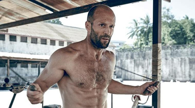 Siêu sao Jason Statham: Gã bán hàng rong mánh khóe và kẻ giàu sang nghiện đi dép lê Siêu sao Jason Statham: Gã bán hàng rong mánh khóe và kẻ giàu sang nghiện đi dép lê