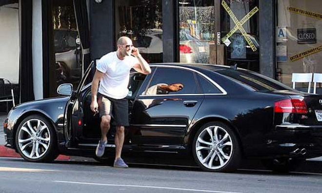 Siêu sao Jason Statham: Gã bán hàng rong mánh khóe và kẻ giàu sang nghiện đi dép lê Siêu sao Jason Statham: Gã bán hàng rong mánh khóe và kẻ giàu sang nghiện đi dép lê