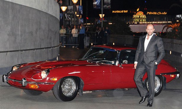 Siêu sao Jason Statham: Gã bán hàng rong mánh khóe và kẻ giàu sang nghiện đi dép lê Siêu sao Jason Statham: Gã bán hàng rong mánh khóe và kẻ giàu sang nghiện đi dép lê