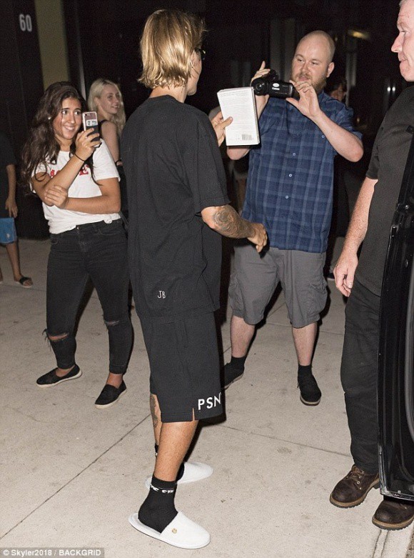 Không cần đoán mò nữa, Justin Bieber đã nói lý do bỗng dưng òa khóc Không cần đoán mò nữa, Justin Bieber đã nói lý do bỗng dưng òa khóc