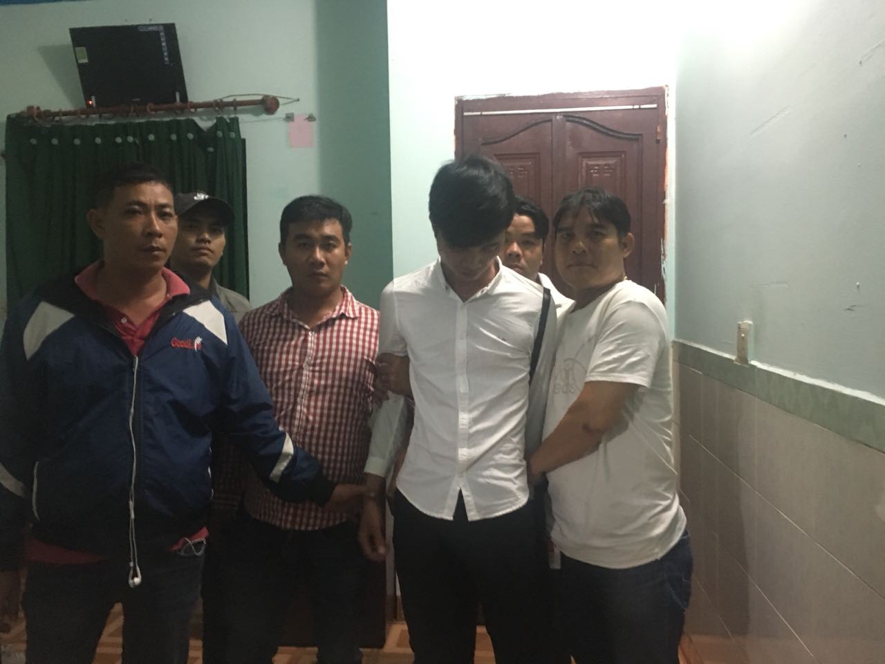 Vào làm công ty được 1 ngày, nam thanh niên trộm vàng, tiền bỏ trốn