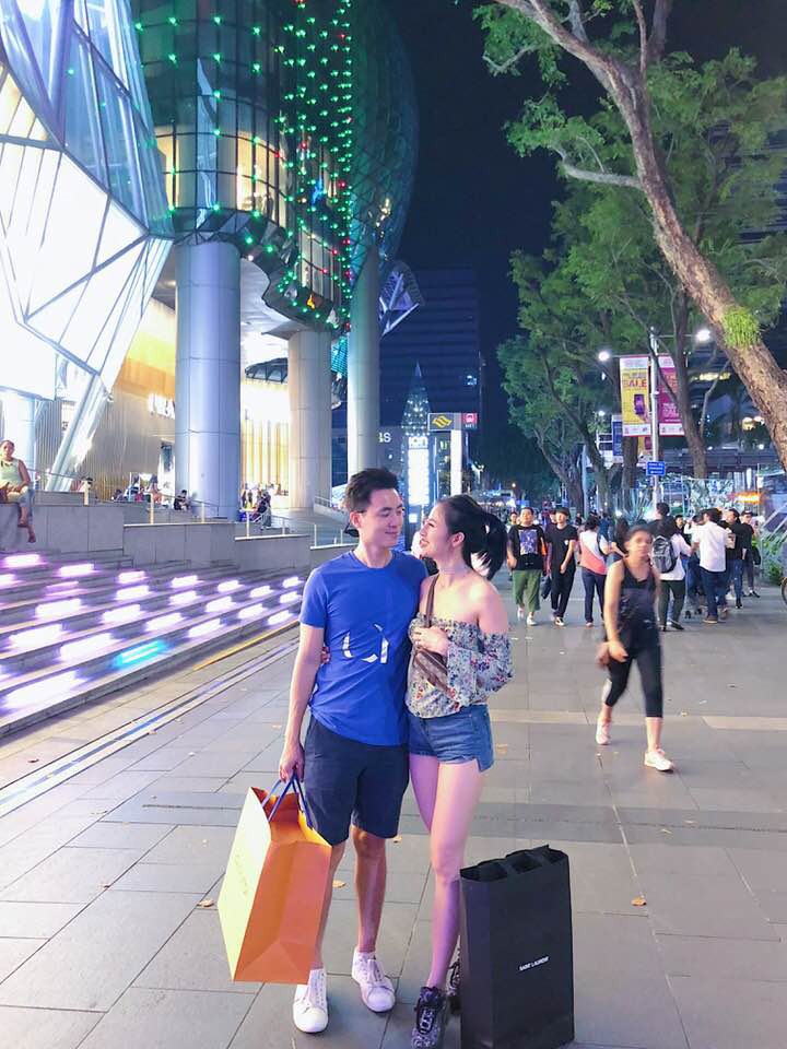 Xari Nguyễn - vợ hai Đăng Nguyên khoe ảnh đi chơi ở Singapore, úp mở chuyện có bầu lần 2 Xari Nguyễn - vợ hai Đăng Nguyên khoe ảnh đi chơi ở Singapore, úp mở chuyện có bầu lần 2