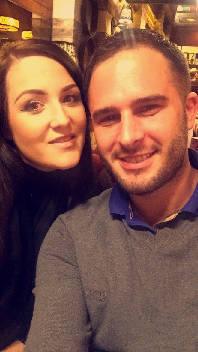 Hàng tháng vẫn có kinh nguyệt, bà mẹ 24 tuổi ngỡ ngàng phát hiện mình mang thai chỉ vài tiếng trước khi sinh con