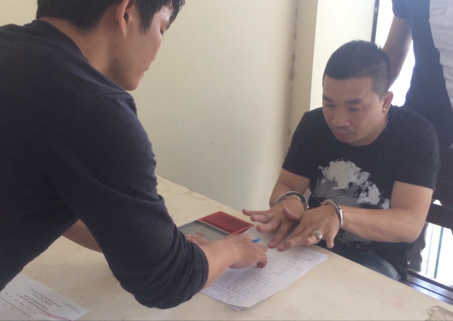 Quá khứ oai hùng và tương lai mù mịt của ông trùm ma túy với hàng tá gái đẹp vây quanh