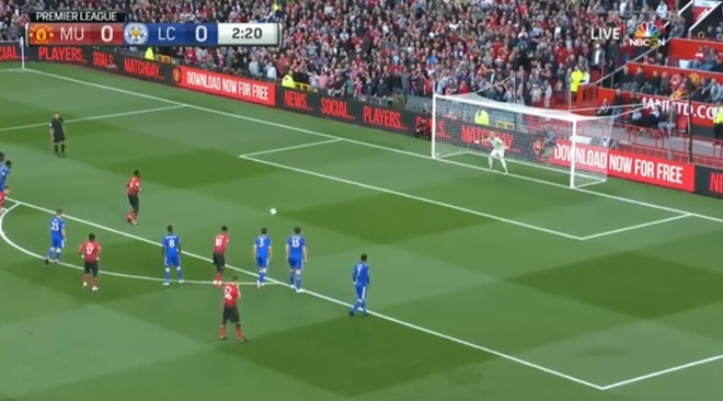 Pogba tái hiện pha đi bộ sút 11 m của Zaza tại EURO 2016