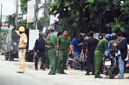 Hàng trăm học viên cai nghiện ở Tiền Giang tràn ra quốc lộ