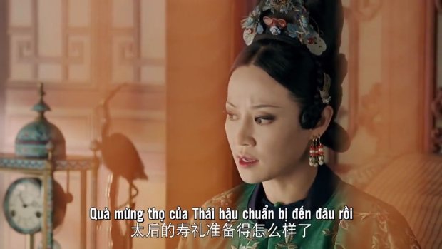 Phim Diên Hi công lược tập 31-32: Cao Quý phi tự tử vì bị Nhàn phi dội nước phân Phim Diên Hi công lược tập 31-32: Cao Quý phi tự tử vì bị Nhàn phi dội nước phân