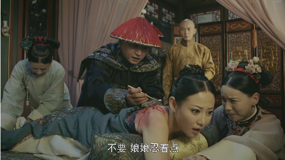 Phim Diên Hi công lược tập 31-32: Cao Quý phi tự tử vì bị Nhàn phi dội nước phân Phim Diên Hi công lược tập 31-32: Cao Quý phi tự tử vì bị Nhàn phi dội nước phân
