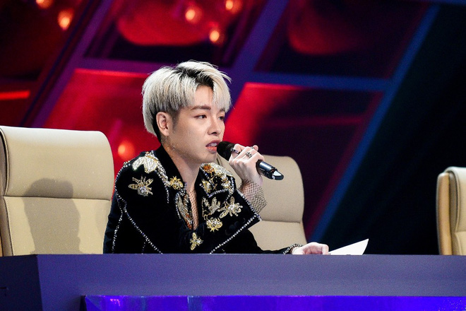 The Debut tập 10: Đức Phúc, Hoàng Thùy Linh tranh cãi gay gắt trên ghế nóng The Debut tập 10: Đức Phúc, Hoàng Thùy Linh tranh cãi gay gắt trên ghế nóng