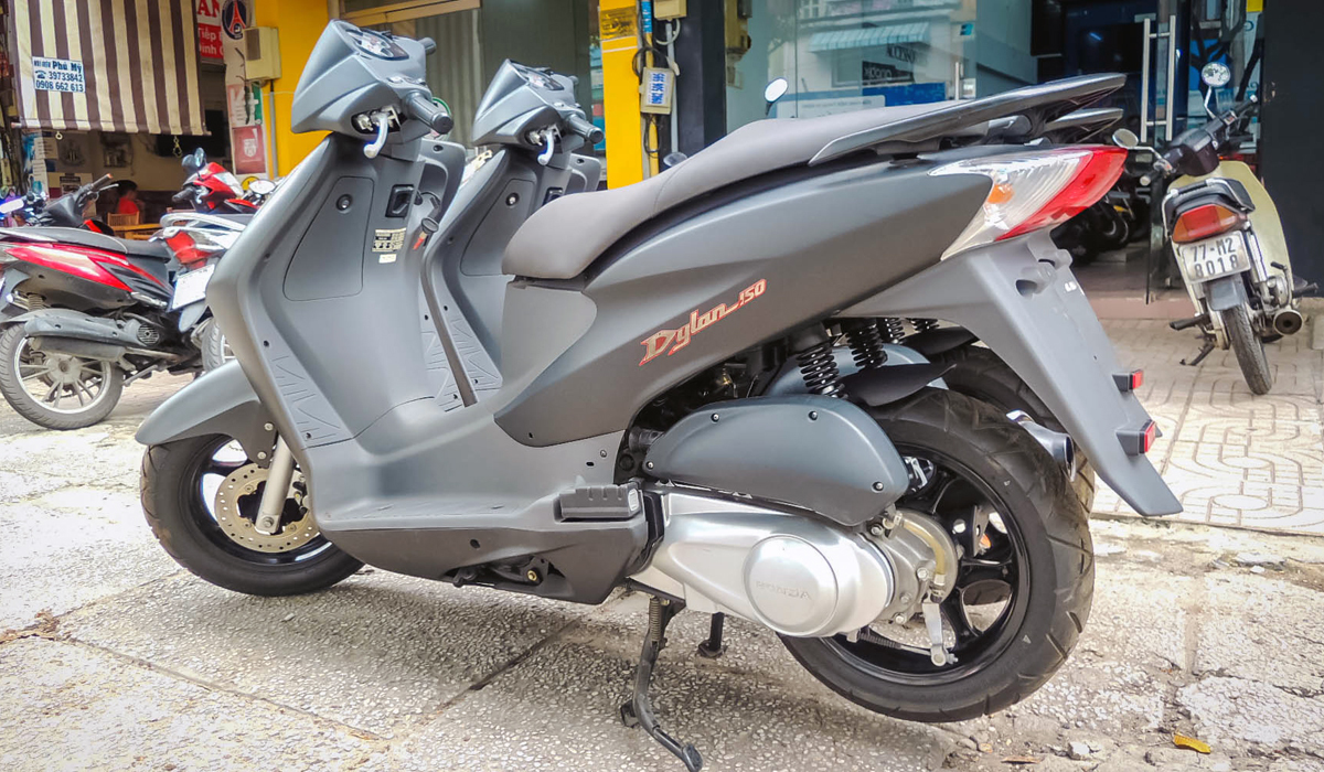 Huyền thoại Honda Dylan chưa lăn bánh, giá gần 160 triệu ở Sài Gòn