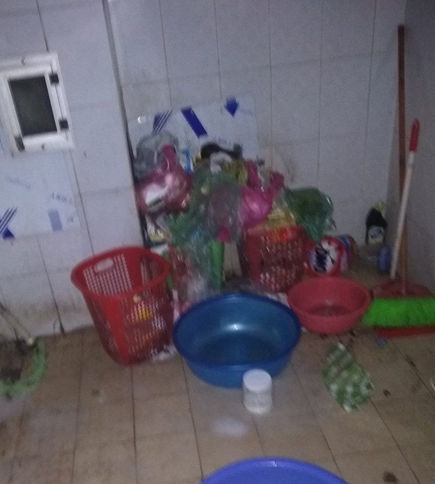 Nhận phòng KTX ngàn năm không đổ rác, cô gái ám ảnh không dám ngủ, dân mạng xem xong đồng loạt nổi da gà