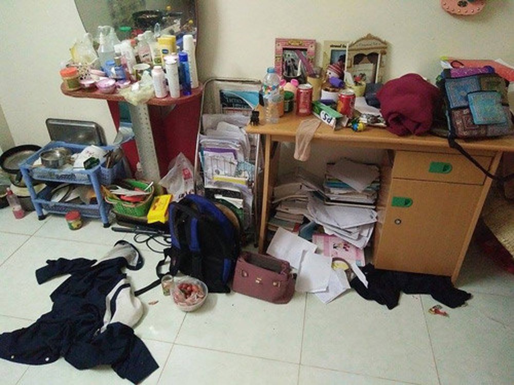 Nhận phòng KTX ngàn năm không đổ rác, cô gái ám ảnh không dám ngủ, dân mạng xem xong đồng loạt nổi da gà