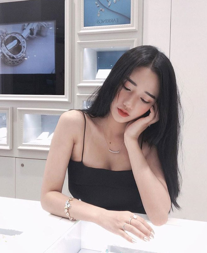 3 năm không bước chân ra nắng, cô gái đã biến thành người khác làm dân mạng hoang mang 3 năm không bước chân ra nắng, cô gái đã biến thành người khác làm dân mạng hoang mang