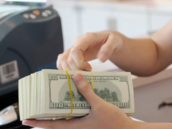 Tỷ giá tăng vọt trở lại