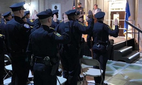 Cảnh sát Mỹ bị đình chỉ vì khoe bắn người là được tiền