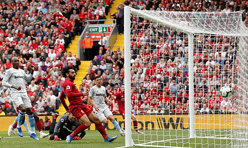 Salah giúp Liverpool đòi đỉnh bảng từ tay Chelsea