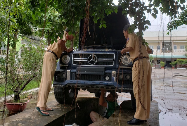 Mercedes Benz G55 mang biển số đỏ giả ở Cần Thơ có bị tịch thu?