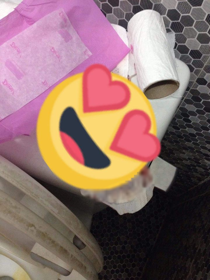 Sáng sớm mở cửa WC chung, chàng trai chết điếng khi thấy miếng băng vệ sinh để tơ hơ của chị gái trọ phòng kế bên