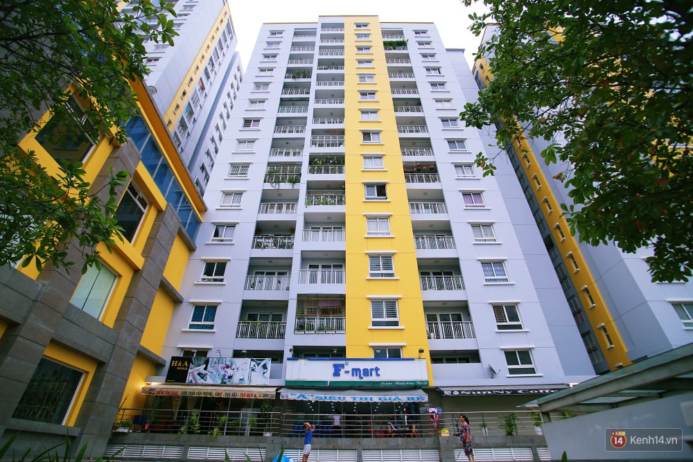 Chung cư Carina đổi màu áo từ xanh sang vàng, cư dân vẫn chưa thể về nhà sau vụ cháy thảm khốc 13 người chết