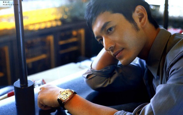 Scandal trốn thuế của Phạm Băng Băng vẫn đang ầm ĩ thì Huỳnh Hiểu Minh lại bị nghi gian lận chứng khoán