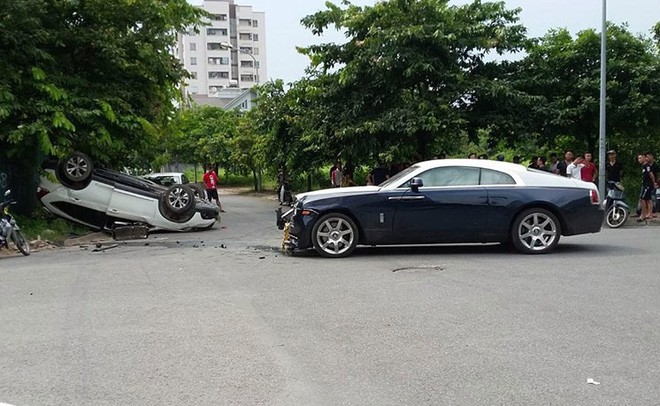 Người điều khiển Rolls-Royce hơn 20 tỉ đồng va chạm với Honda CRV là ai?