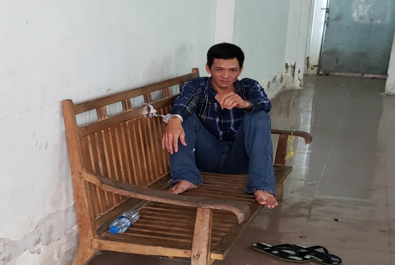 Ngáo đá, ôm bình gas xông vào VTV Cần Thơ