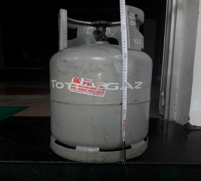 Ngáo đá, ôm bình gas xông vào VTV Cần Thơ