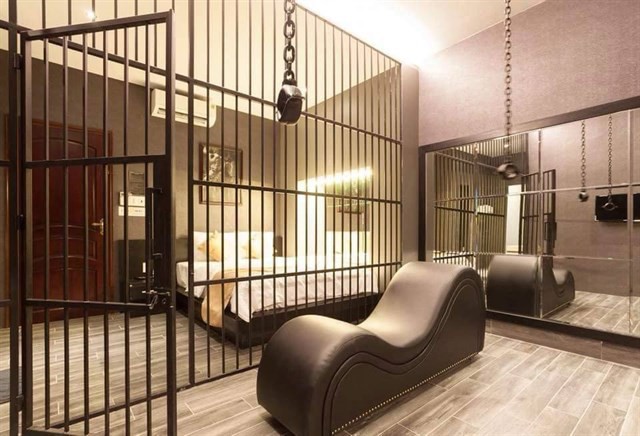 Đại diện khách sạn trang trí phòng kiểu 50 sắc thái: Tôi chỉ muốn phục vụ nhu cầu mọi người!