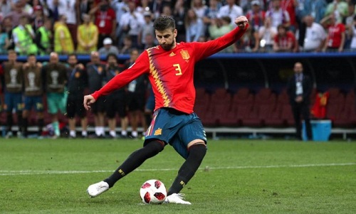 Pique từ giã đội tuyển Tây Ban Nha