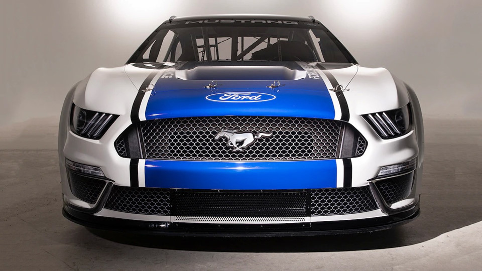 Chiêm ngưỡng mẫu xe đua Ford Mustang NASCAR