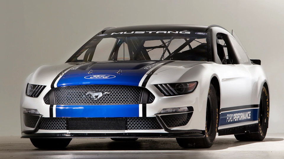 Chiêm ngưỡng mẫu xe đua Ford Mustang NASCAR