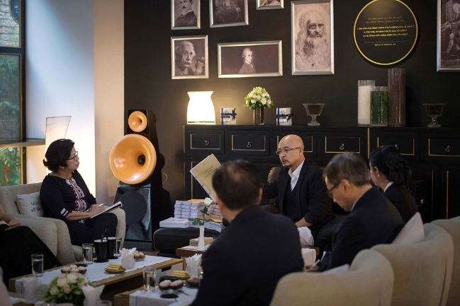 Ông Đặng Lê Nguyên Vũ xuất hiện trước báo giới